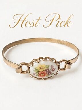 🍁HP🍁vintage 1975 Avon "French Flowers" gold-tone bangle bracelet